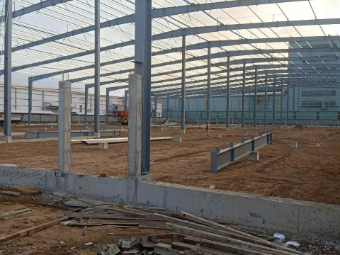 Thi công lắp dựng kết cấu thép nhà xưởng chuyên nghiệp 